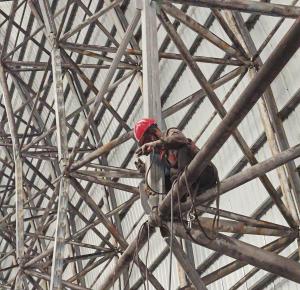 10年网架老化怎么办？加固后再用20年，太值了！